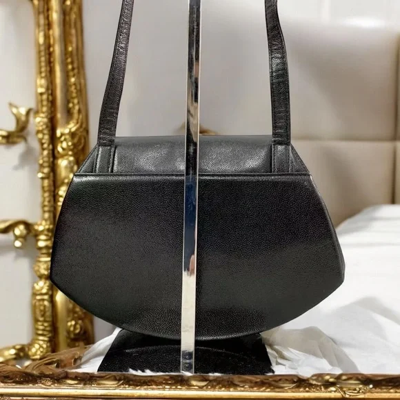 Vintage Givenchy Sacs Black Leather Shoulder bag - Picture 3 of 14